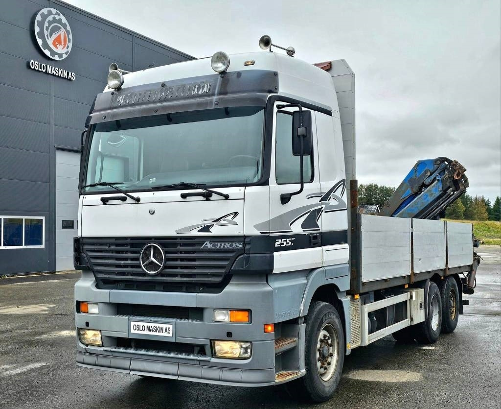 Mercedes-Benz Actros 2557 - Grúa: foto 1 Mercedes-Benz Actros 2557 - Grúa: foto 1