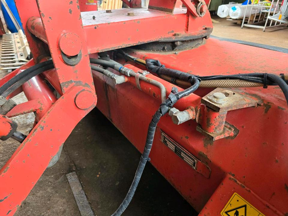 Barredora cucharón Dücker FKM 210 Kehrmaschine Straßenkehrmaschine Kehrbesen für Unimog 405 424 U 300 400 500 318 423 427 429 430 530 535 527: foto 7