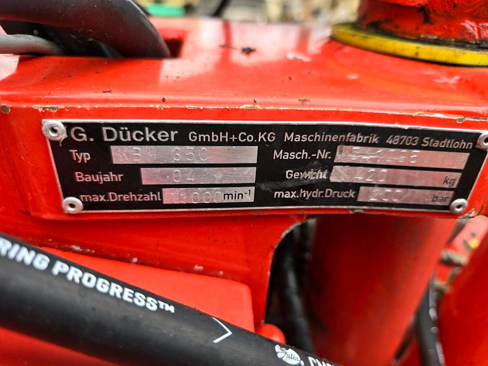 Dücker KBM 350 Mähausleger Böschungsmäher Böschungsmulcher Bankettmulcher Kleintraktore Mulag - Desbrozadora de brazo: foto 2 Dücker KBM 350 Mähausleger Böschungsmäher Böschungsmulcher Bankettmulcher Kleintraktore Mulag - Desbrozadora de brazo: foto 2