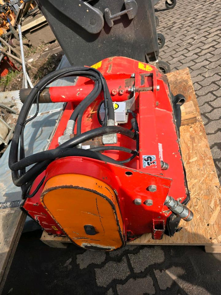 Dücker MKT 13 Mulchkopf Mähkopf Auslegemäher Böschungsmäher Böschungsmulcher UNA 500 600 Mähtronic - Desbrozadora de brazo: foto 4 Dücker MKT 13 Mulchkopf Mähkopf Auslegemäher Böschungsmäher Böschungsmulcher UNA 500 600 Mähtronic - Desbrozadora de brazo: foto 4