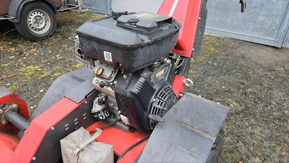 Kersten RCH 18100 Motormäher Böschungsmäher Böschungsmulcher Hangmäher Mulchmäher Rasenmäher Mähraupe Irus - Cortacésped: foto 4 Kersten RCH 18100 Motormäher Böschungsmäher Böschungsmulcher Hangmäher Mulchmäher Rasenmäher Mähraupe Irus - Cortacésped: foto 4