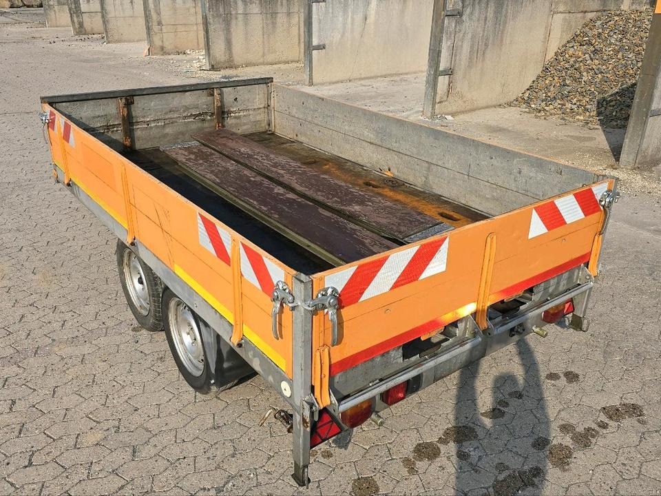 Mersch Hochlader Tieflader mit Auffahrrampen Anhänger PKW Tandemanhänger Wechselzugöse Höhenverstellbare Zugdeichsel - Remolque plataforma/ Caja abierta: foto 5 Mersch Hochlader Tieflader mit Auffahrrampen Anhänger PKW Tandemanhänger Wechselzugöse Höhenverstellbare Zugdeichsel - Remolque plataforma/ Caja abierta: foto 5