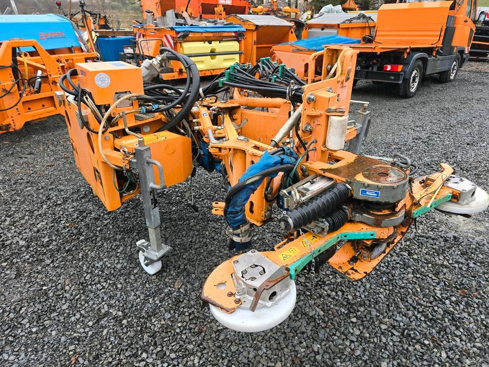 Mulag MRM 300 MLM 200 Leitpfostenmähgerät Randstreifenmäher Böschungsmäher Böschungsmulcher Bankettmäher passend für Unimog 405/10 405/12 UGN UGE U300 U 300 Leitpfostenausmäher - Desbrozadora lateral: foto 4 Mulag MRM 300 MLM 200 Leitpfostenmähgerät Randstreifenmäher Böschungsmäher Böschungsmulcher Bankettmäher passend für Unimog 405/10 405/12 UGN UGE U300 U 300 Leitpfostenausmäher - Desbrozadora lateral: foto 4