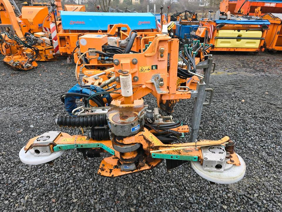 Mulag MRM 300 MLM 200 Leitpfostenmähgerät Randstreifenmäher Böschungsmäher Böschungsmulcher Bankettmäher passend für Unimog 405/10 405/12 UGN UGE U300 U 300 Leitpfostenausmäher - Desbrozadora lateral: foto 1 Mulag MRM 300 MLM 200 Leitpfostenmähgerät Randstreifenmäher Böschungsmäher Böschungsmulcher Bankettmäher passend für Unimog 405/10 405/12 UGN UGE U300 U 300 Leitpfostenausmäher - Desbrozadora lateral: foto 1