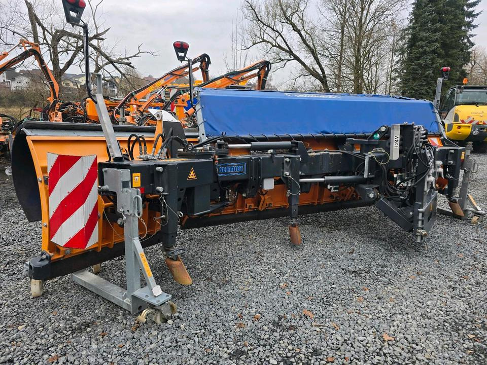 Neuer Schneepflug Schmidt ML 51-A 5,1m Schneeschild mit 24v Hydraulikanlage Schneeschieber Schmidt passend für LKW Autobahn Winterdienst - Cuchilla quitanieves: foto 2 Neuer Schneepflug Schmidt ML 51-A 5,1m Schneeschild mit 24v Hydraulikanlage Schneeschieber Schmidt passend für LKW Autobahn Winterdienst - Cuchilla quitanieves: foto 2