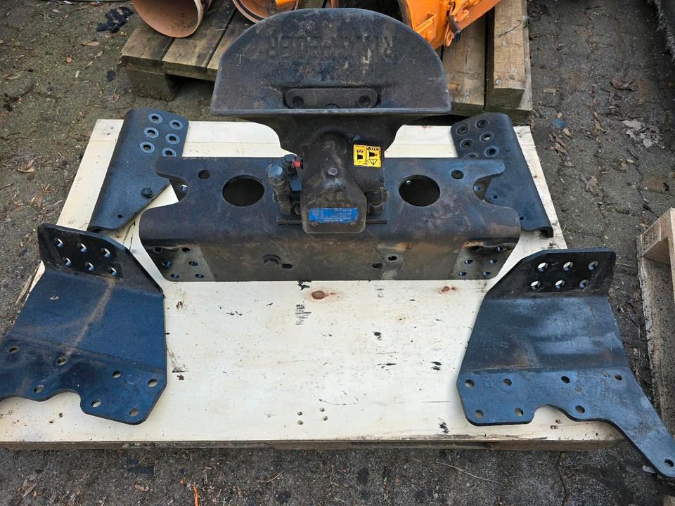 Unimog Anhängerkupplung mit Q36 Querträger für U 430 427 423 530 527 318 400 500 Mercedes-Benz Kupplung - Recambio para Remolque: foto 2 Unimog Anhängerkupplung mit Q36 Querträger für U 430 427 423 530 527 318 400 500 Mercedes-Benz Kupplung - Recambio para Remolque: foto 2