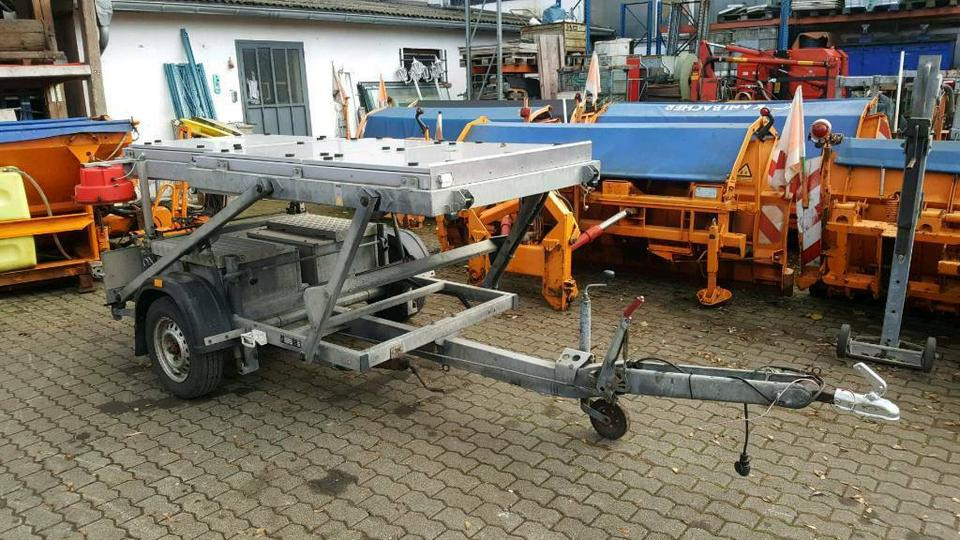 Mersch LED Verkehrsleitanhänger Verkehrsleittafel Nissen Horizont - Remolque: foto 4 Mersch LED Verkehrsleitanhänger Verkehrsleittafel Nissen Horizont - Remolque: foto 4