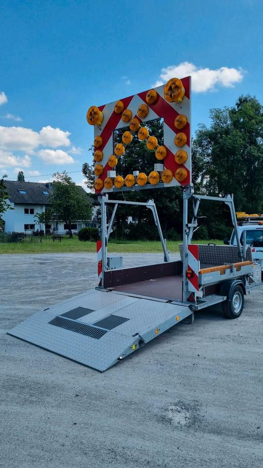 Remolque Nissen Absperrtafel 2022 A31/18 FAT Verkehrsleittafel Verkehrsleitanhänger Verkehrssicherungsanhänger Leitanhänger Leittafel Baustellenabsicherung: foto 8