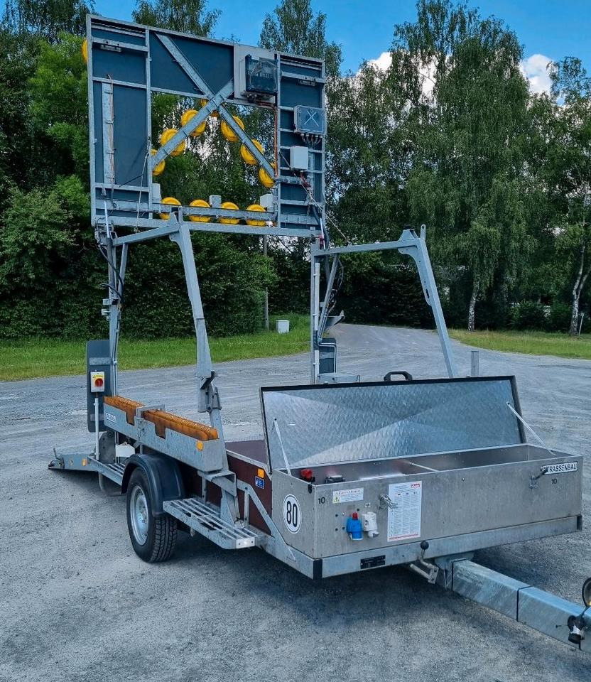Remolque Nissen Absperrtafel 2022 A31/18 FAT Verkehrsleittafel Verkehrsleitanhänger Verkehrssicherungsanhänger Leitanhänger Leittafel Baustellenabsicherung: foto 7