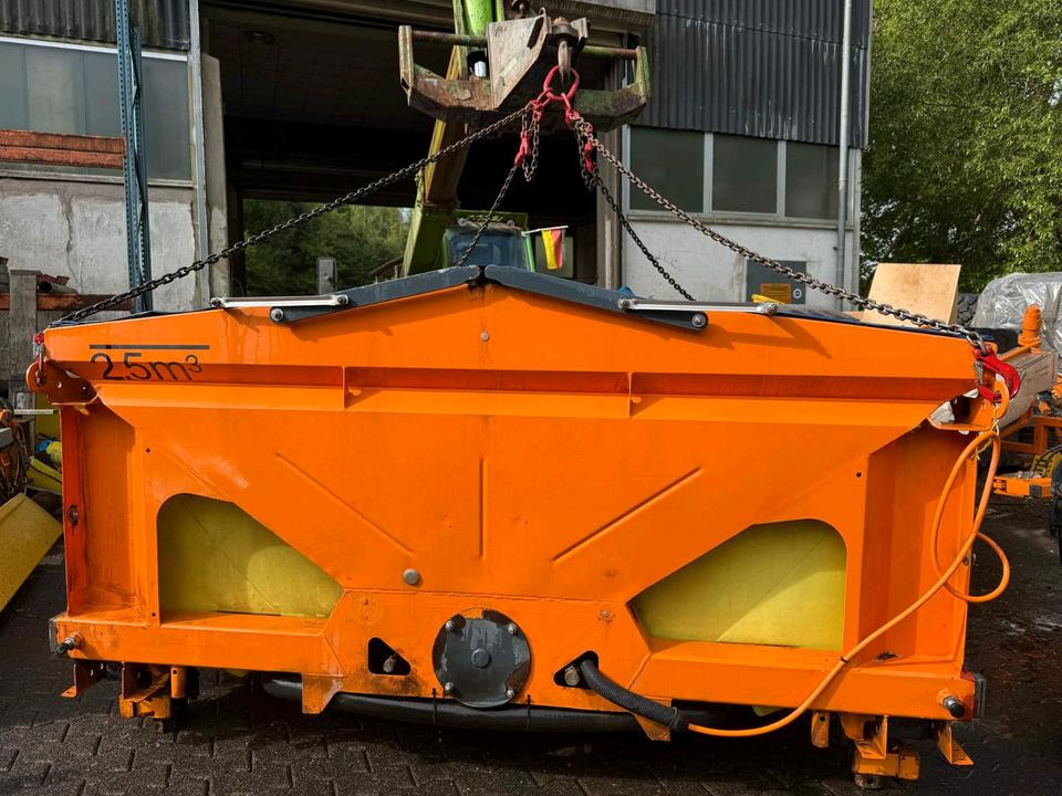 Salzstreuer Küpper-Weisser 2,7m3 IMS IMSSL F25027 HFS für Unimog UGN UGE 424 427 405 U300 U 300 400 500 MERCEDES-BENZ 218 219 318 323 423 427 327 430 429 430 435 Salzsilo Streuautomat Winterdienst - Esparcidor de sal: foto 5 Salzstreuer Küpper-Weisser 2,7m3 IMS IMSSL F25027 HFS für Unimog UGN UGE 424 427 405 U300 U 300 400 500 MERCEDES-BENZ 218 219 318 323 423 427 327 430 429 430 435 Salzsilo Streuautomat Winterdienst - Esparcidor de sal: foto 5