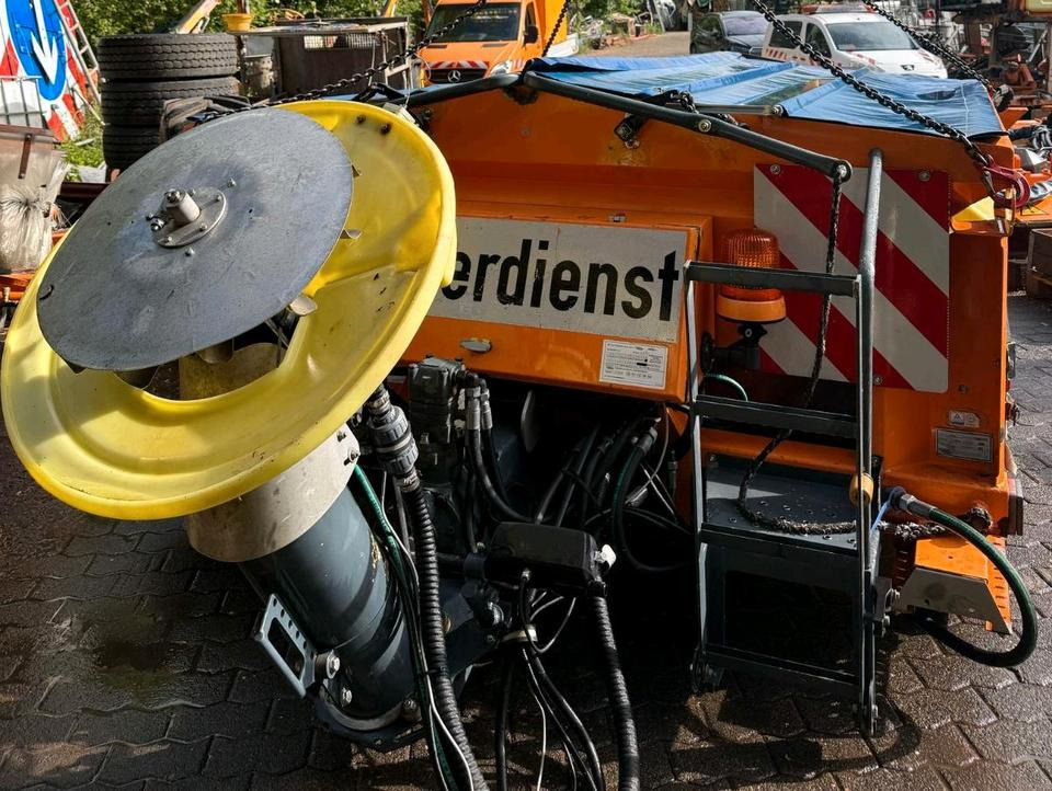 Salzstreuer Küpper-Weisser 2,7m3 IMS IMSSL F25027 HFS für Unimog UGN UGE 424 427 405 U300 U 300 400 500 MERCEDES-BENZ 218 219 318 323 423 427 327 430 429 430 435 Salzsilo Streuautomat Winterdienst - Esparcidor de sal: foto 4 Salzstreuer Küpper-Weisser 2,7m3 IMS IMSSL F25027 HFS für Unimog UGN UGE 424 427 405 U300 U 300 400 500 MERCEDES-BENZ 218 219 318 323 423 427 327 430 429 430 435 Salzsilo Streuautomat Winterdienst - Esparcidor de sal: foto 4