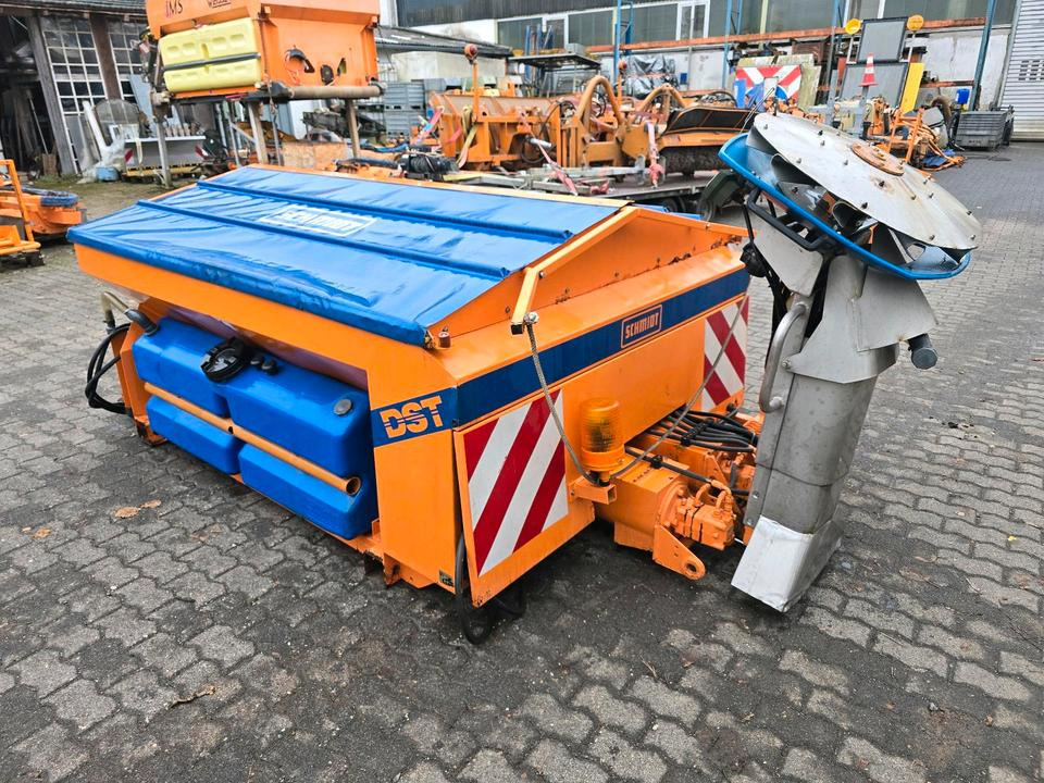 Schmidt DST25-FH 2-Kammer Salzstreuer Winterdienst Streuautomat Stratos SST MITOS Streusilo Solestreuer passend für UNIMOG 405/10 405/12 UGE UGN U300 400 500 530 430 318 423 - Esparcidor de sal: foto 1 Schmidt DST25-FH 2-Kammer Salzstreuer Winterdienst Streuautomat Stratos SST MITOS Streusilo Solestreuer passend für UNIMOG 405/10 405/12 UGE UGN U300 400 500 530 430 318 423 - Esparcidor de sal: foto 1