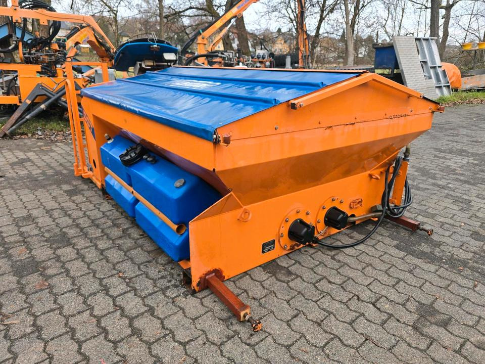 Schmidt DST25-FH 2-Kammer Salzstreuer Winterdienst Streuautomat Stratos SST MITOS Streusilo Solestreuer passend für UNIMOG 405/10 405/12 UGE UGN U300 400 500 530 430 318 423 - Esparcidor de sal: foto 2 Schmidt DST25-FH 2-Kammer Salzstreuer Winterdienst Streuautomat Stratos SST MITOS Streusilo Solestreuer passend für UNIMOG 405/10 405/12 UGE UGN U300 400 500 530 430 318 423 - Esparcidor de sal: foto 2