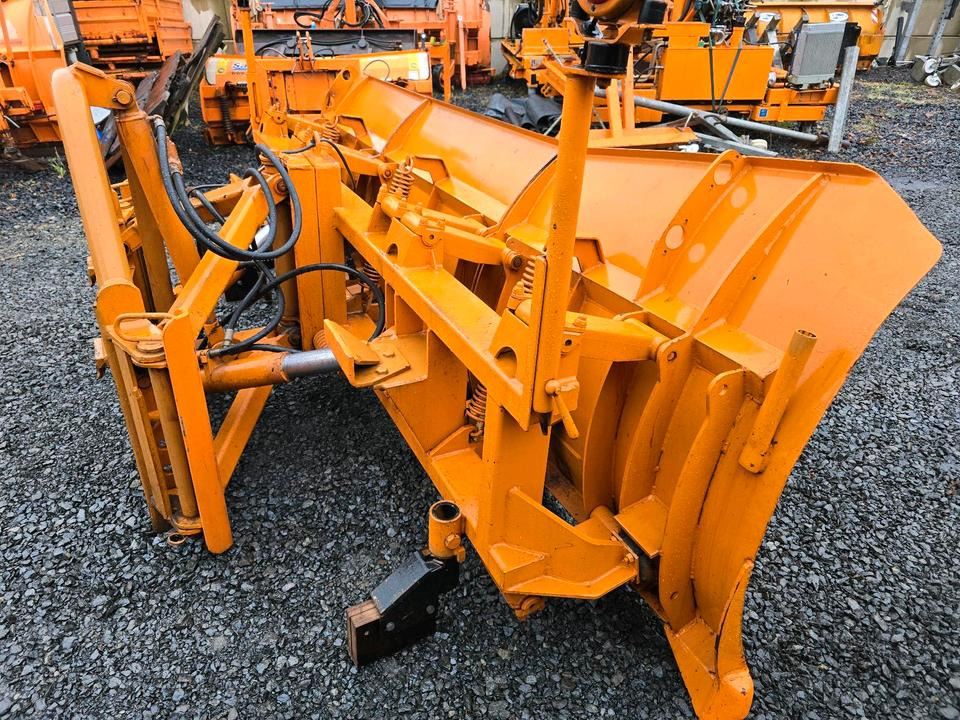 Schmidt MF 2.4 3m. Schneeschieber Schneeschild Winterdienst Räumschild Schneepflug passend für Traktor Unimog 405 UGE UGN Fronthydraulik - Cuchilla quitanieves: foto 4 Schmidt MF 2.4 3m. Schneeschieber Schneeschild Winterdienst Räumschild Schneepflug passend für Traktor Unimog 405 UGE UGN Fronthydraulik - Cuchilla quitanieves: foto 4