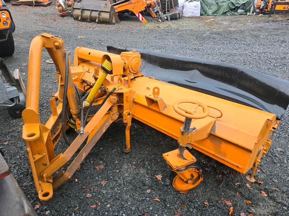 Schmidt VKS Kehrmaschine Straßenkehrmaschine Frontkehrmaschine Kehrbesen für Radlader Unimog Traktor - Barredora cucharón: foto 2 Schmidt VKS Kehrmaschine Straßenkehrmaschine Frontkehrmaschine Kehrbesen für Radlader Unimog Traktor - Barredora cucharón: foto 2