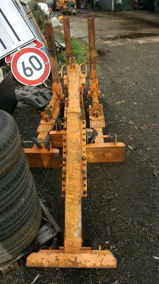 Stützen für Salzstreuer Schmidt Küpper Weisser Epoke Unimog Fendt - Bastidor/ Chasis para Esparcidor de sal: foto 2 Stützen für Salzstreuer Schmidt Küpper Weisser Epoke Unimog Fendt - Bastidor/ Chasis para Esparcidor de sal: foto 2