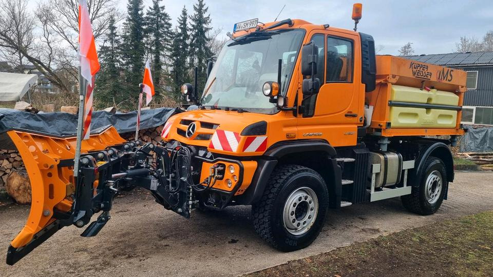 Zu vermieten Unimog 405 U527 Winterdienst Schmidt Salzstreuer 423 429 430 Mercedes Benz 318 527 Vermietung - Máquina quitanieve: foto 2 Zu vermieten Unimog 405 U527 Winterdienst Schmidt Salzstreuer 423 429 430 Mercedes Benz 318 527 Vermietung - Máquina quitanieve: foto 2