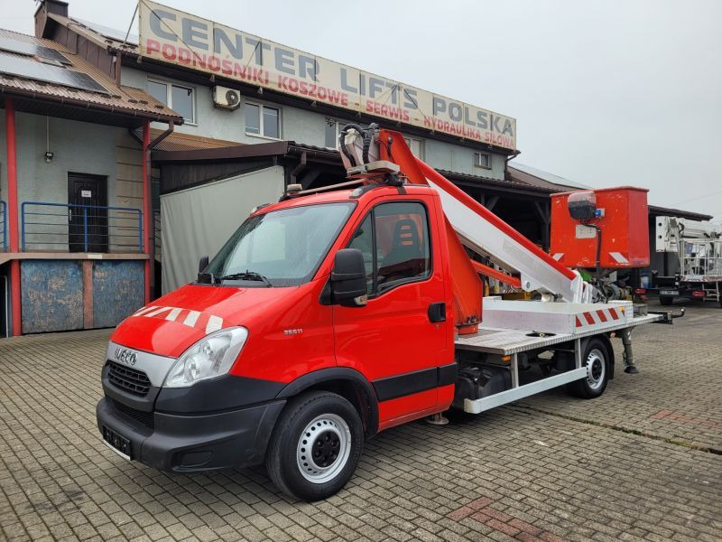 Camión con plataforma elevadora Iveco Daily 35S11 podnośnik koszowy 20 m Multitel MT202DS: foto 1