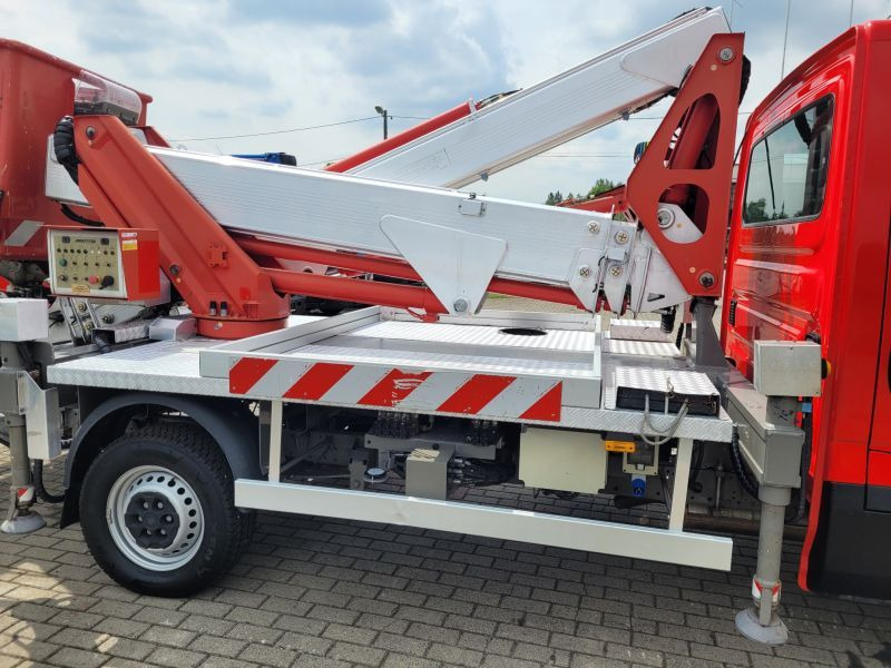 Iveco Daily 35S12 podnośnik koszowy 21 m Multitel MX210 - Camión con plataforma elevadora: foto 5 Iveco Daily 35S12 podnośnik koszowy 21 m Multitel MX210 - Camión con plataforma elevadora: foto 5