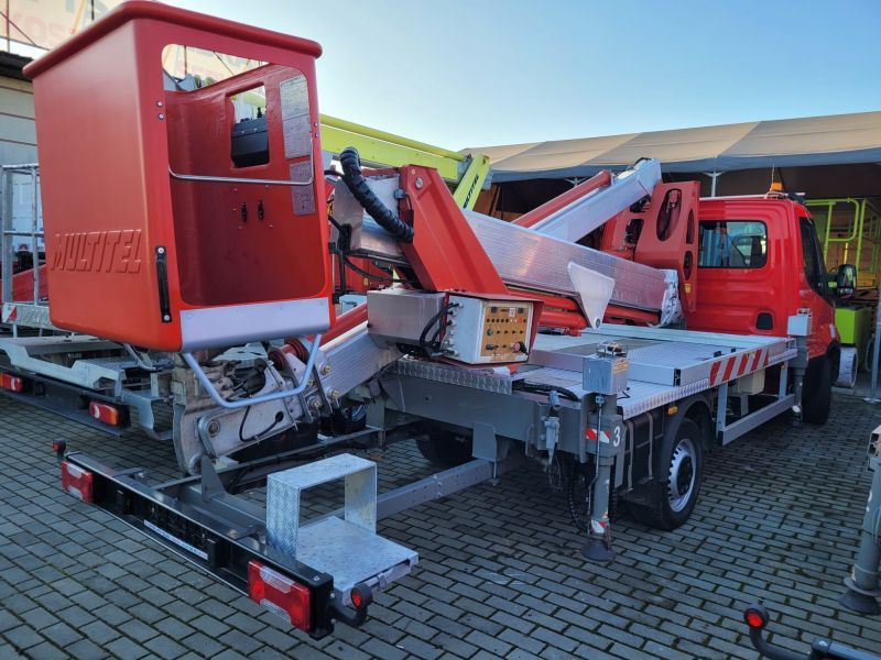 Iveco Daily 35S12 podnośnik koszowy 25 m Multitel MX250 - Camión con plataforma elevadora: foto 3 Iveco Daily 35S12 podnośnik koszowy 25 m Multitel MX250 - Camión con plataforma elevadora: foto 3