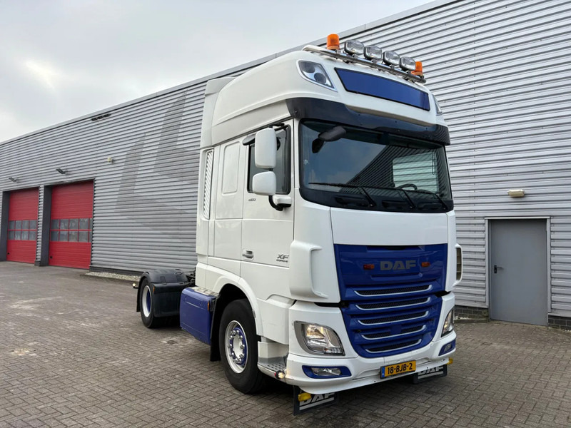 DAF XF 460 4x2 / APK - TUV JANUARI 2026 / HOLLAND TRUCK / ADR KLASSE I II III / 2 BEDS / - Cabeza tractora: foto 1 DAF XF 460 4x2 / APK - TUV JANUARI 2026 / HOLLAND TRUCK / ADR KLASSE I II III / 2 BEDS / - Cabeza tractora: foto 1