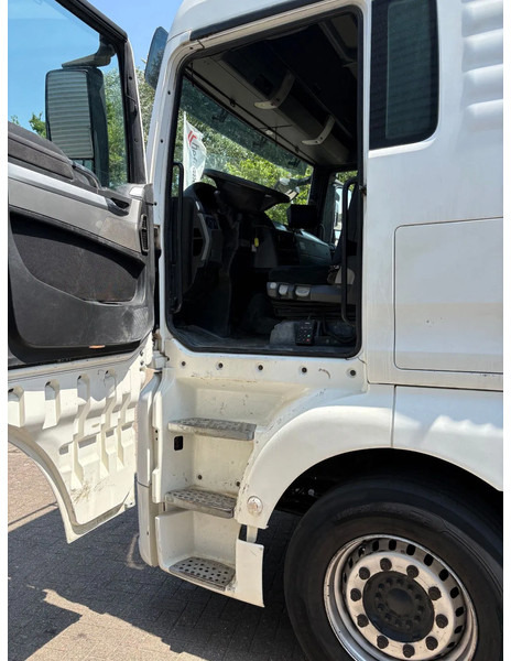 MAN TGX 26.440 / LOW KM ORIGINAL / HOLLAND TRUCK / 2 BEDS / - Cabeza tractora: foto 5 MAN TGX 26.440 / LOW KM ORIGINAL / HOLLAND TRUCK / 2 BEDS / - Cabeza tractora: foto 5