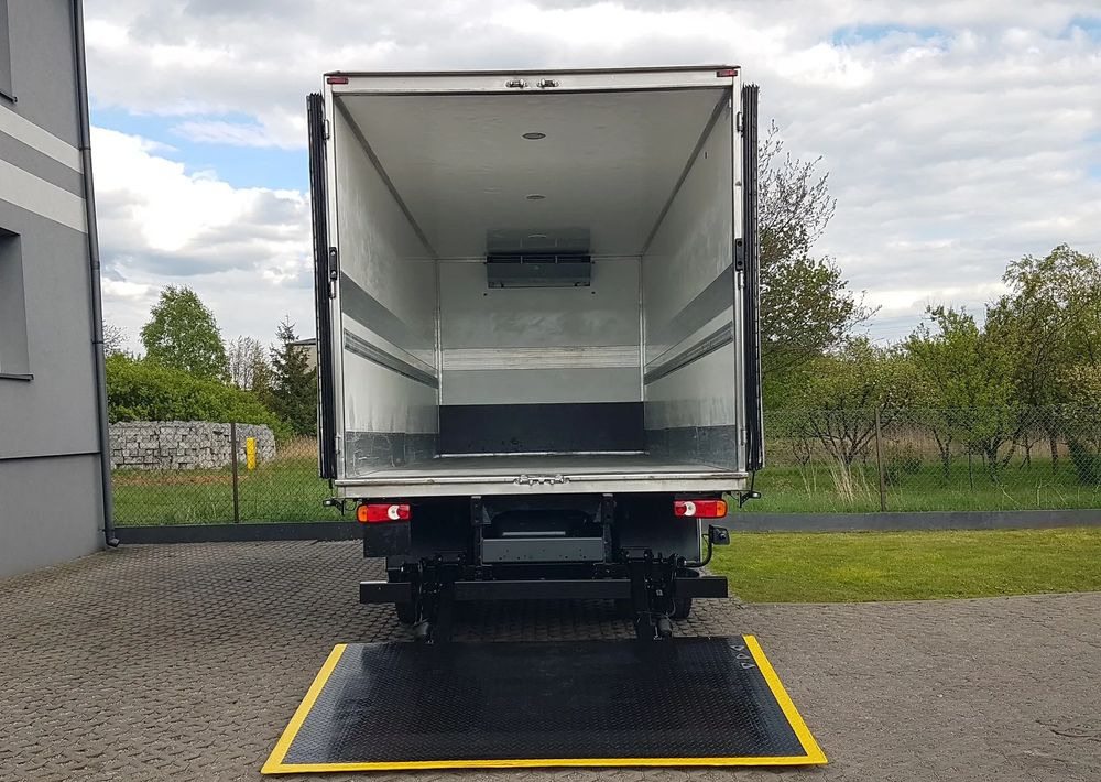 DAF 16T LF 230 WINDA CHŁODNIA 16EP 6,60x2,48x2,39 KLIMA IZOTERMA MROŹNIA - Camión frigorífico: foto 5 DAF 16T LF 230 WINDA CHŁODNIA 16EP 6,60x2,48x2,39 KLIMA IZOTERMA MROŹNIA - Camión frigorífico: foto 5