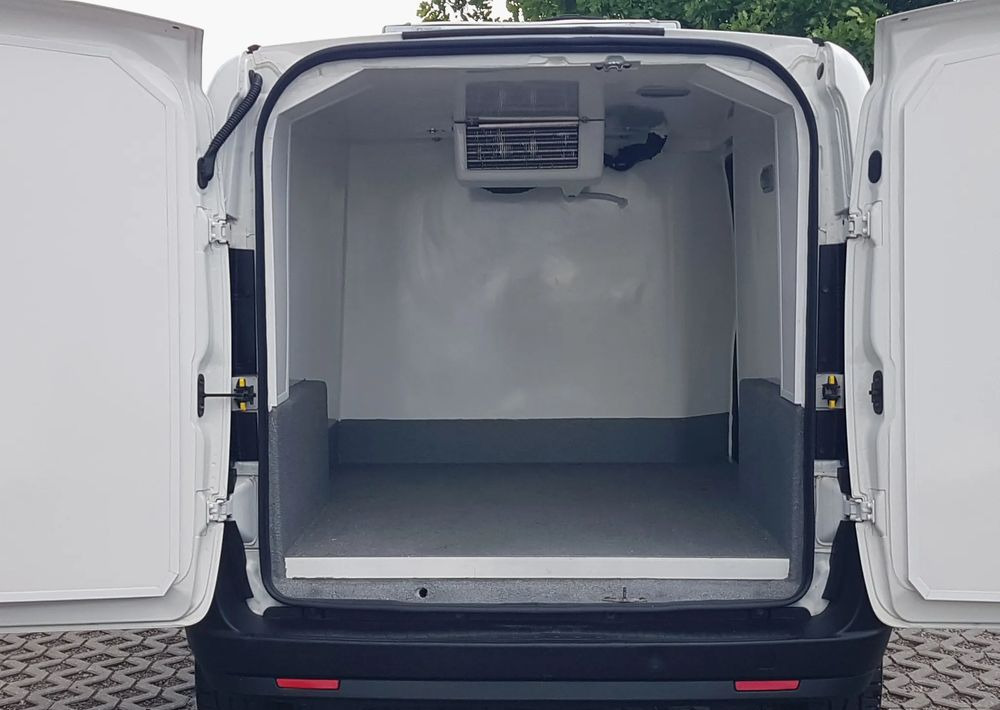 Fiat Doblo MAXI CHŁODNIA IZOTERMA AGREGAT DŁUGI L2H1 KLIMA - Furgoneta frigorifica: foto 5 Fiat Doblo MAXI CHŁODNIA IZOTERMA AGREGAT DŁUGI L2H1 KLIMA - Furgoneta frigorifica: foto 5