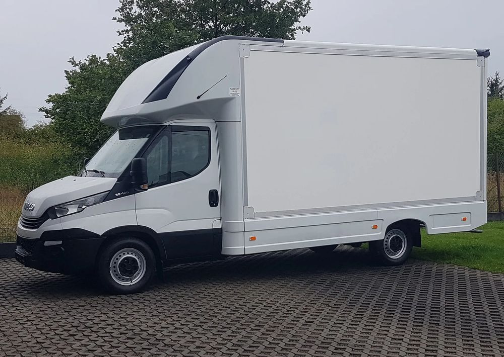 Iveco DAILY KONTENER NISKOPODŁOGOWY 4,31x2,24x2,42 FOODTRUCK SKLEP KAMPER KLIMA BAR KONIOWÓZ - Furgoneta caja cerrada: foto 2 Iveco DAILY KONTENER NISKOPODŁOGOWY 4,31x2,24x2,42 FOODTRUCK SKLEP KAMPER KLIMA BAR KONIOWÓZ - Furgoneta caja cerrada: foto 2