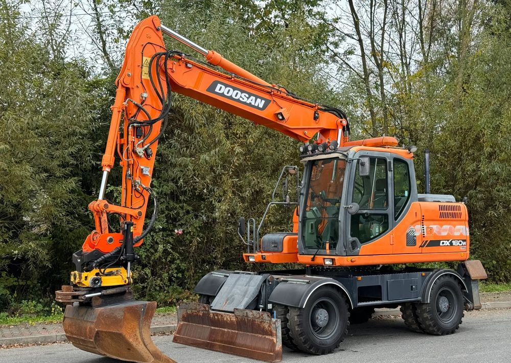 Doosan * DOOSAN DX160W *ROTOTILT* GPS 2D Leica * Sprowadzona * Stan Perfekcyjny * Koparka Kołowa * - Excavadora de ruedas: foto 1 Doosan * DOOSAN DX160W *ROTOTILT* GPS 2D Leica * Sprowadzona * Stan Perfekcyjny * Koparka Kołowa * - Excavadora de ruedas: foto 1