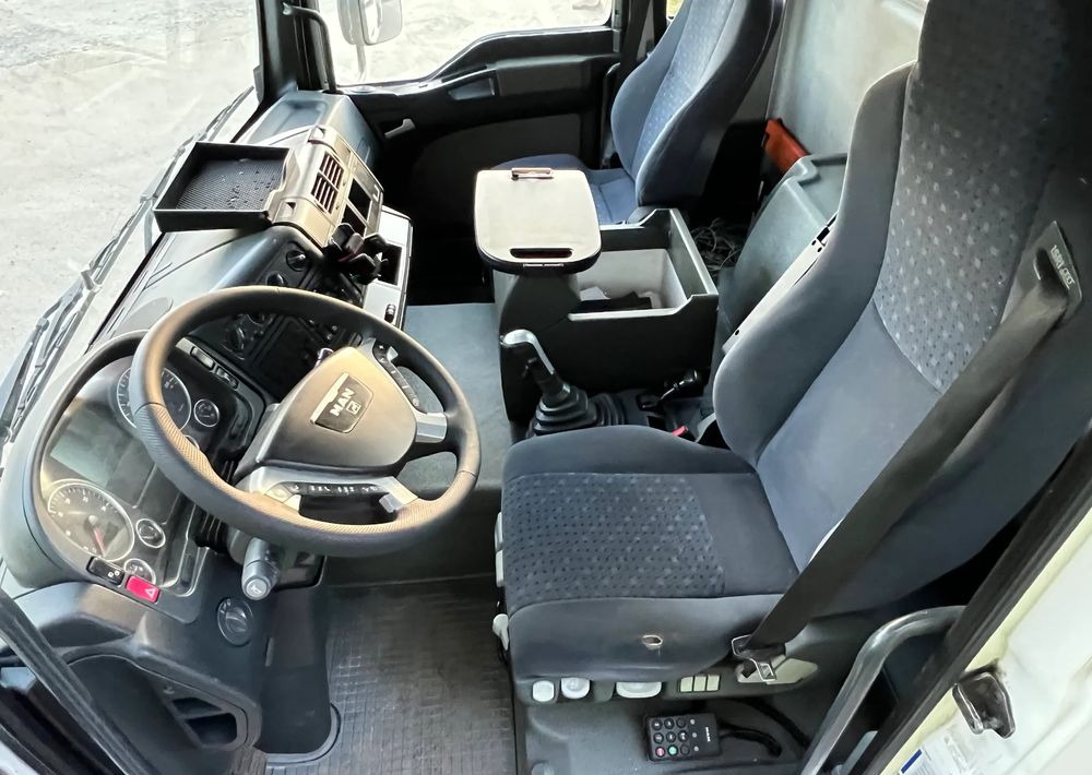 Leasing para  MAN * TGA 26-440 * 4x6 Hydrodrive * HDS Palfinger PK 20002 * Bardzo Dobry Stan MAN * TGA 26-440 * 4x6 Hydrodrive * HDS Palfinger PK 20002 * Bardzo Dobry Stan: foto 9