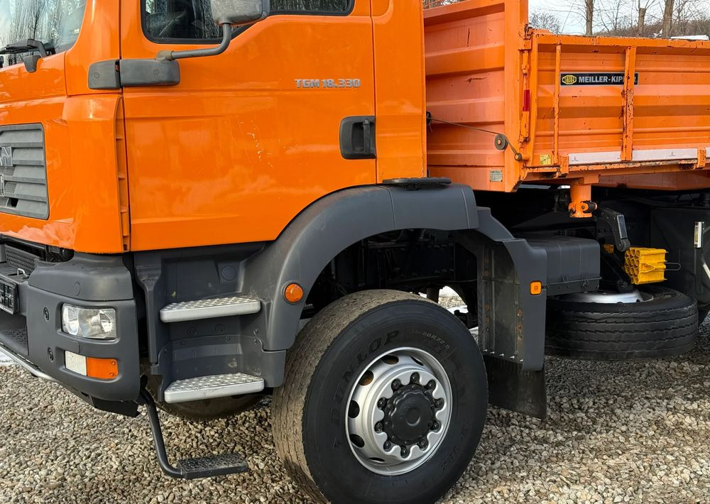 MAN * TGM 18-330 MAN 4x4 HDS Hiab 122 * Kiper Wywrotka * Bardzo Dobry Stan - Camión volquete: foto 5 MAN * TGM 18-330 MAN 4x4 HDS Hiab 122 * Kiper Wywrotka * Bardzo Dobry Stan - Camión volquete: foto 5