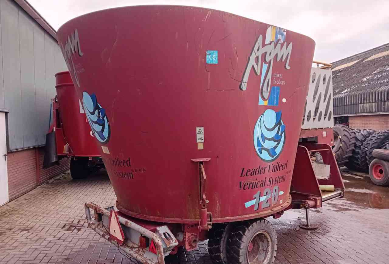 AGM W12 voermengwagen voermachines - Desensiladora: foto 4 AGM W12 voermengwagen voermachines - Desensiladora: foto 4