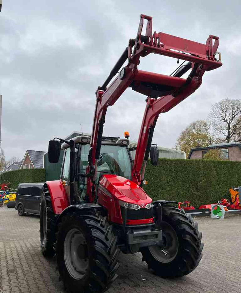 Massey Ferguson 5710S Dyna-4 Essential *Verkocht/sold* - Tractor: foto 3 Massey Ferguson 5710S Dyna-4 Essential *Verkocht/sold* - Tractor: foto 3