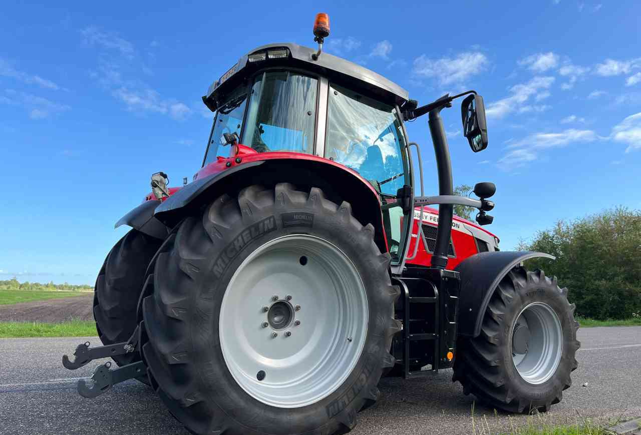 Massey Ferguson 6S.165 Dyna-6 Efficient - Tractor: foto 5 Massey Ferguson 6S.165 Dyna-6 Efficient - Tractor: foto 5