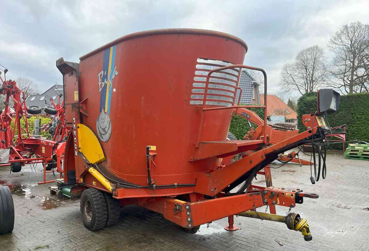 Peecon BIGA 10 voermengwagen, laadklep, voermachines - Desensiladora: foto 3 Peecon BIGA 10 voermengwagen, laadklep, voermachines - Desensiladora: foto 3