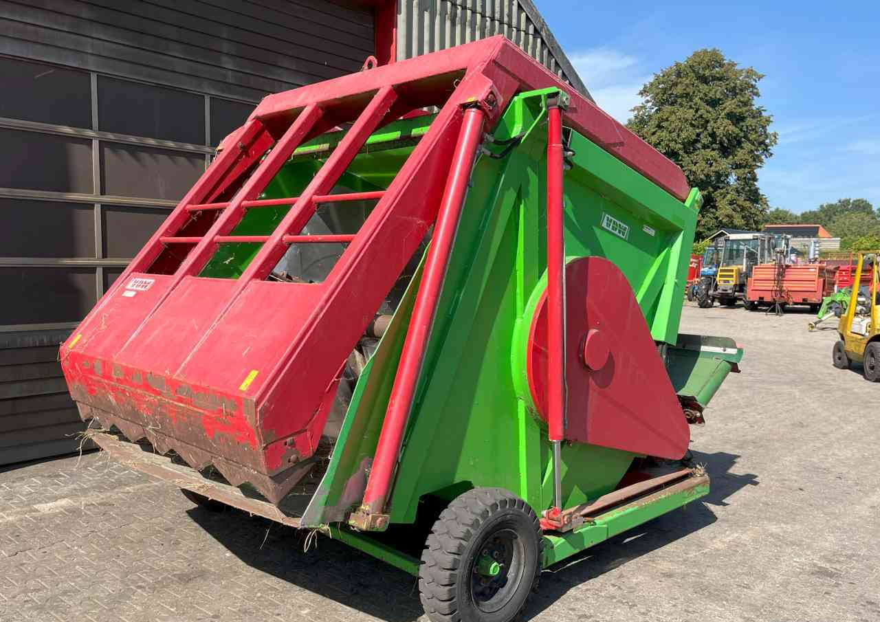 VDW UMD 5 Voermengwagen, peddelmenger, voerwagen, voermachines - Desensiladora: foto 4 VDW UMD 5 Voermengwagen, peddelmenger, voerwagen, voermachines - Desensiladora: foto 4