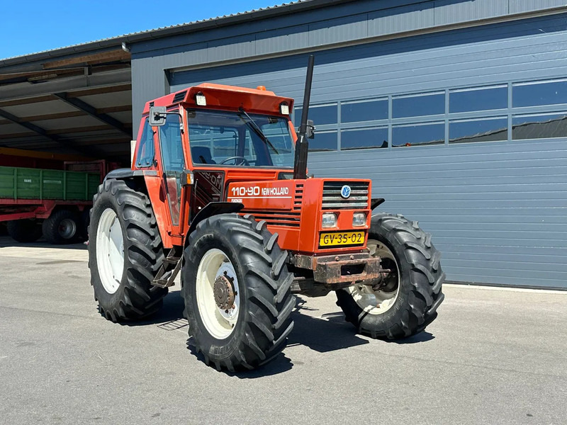 Fiat New Holland 110-90DT 110-90DT - Cabeza tractora: foto 1 Fiat New Holland 110-90DT 110-90DT - Cabeza tractora: foto 1