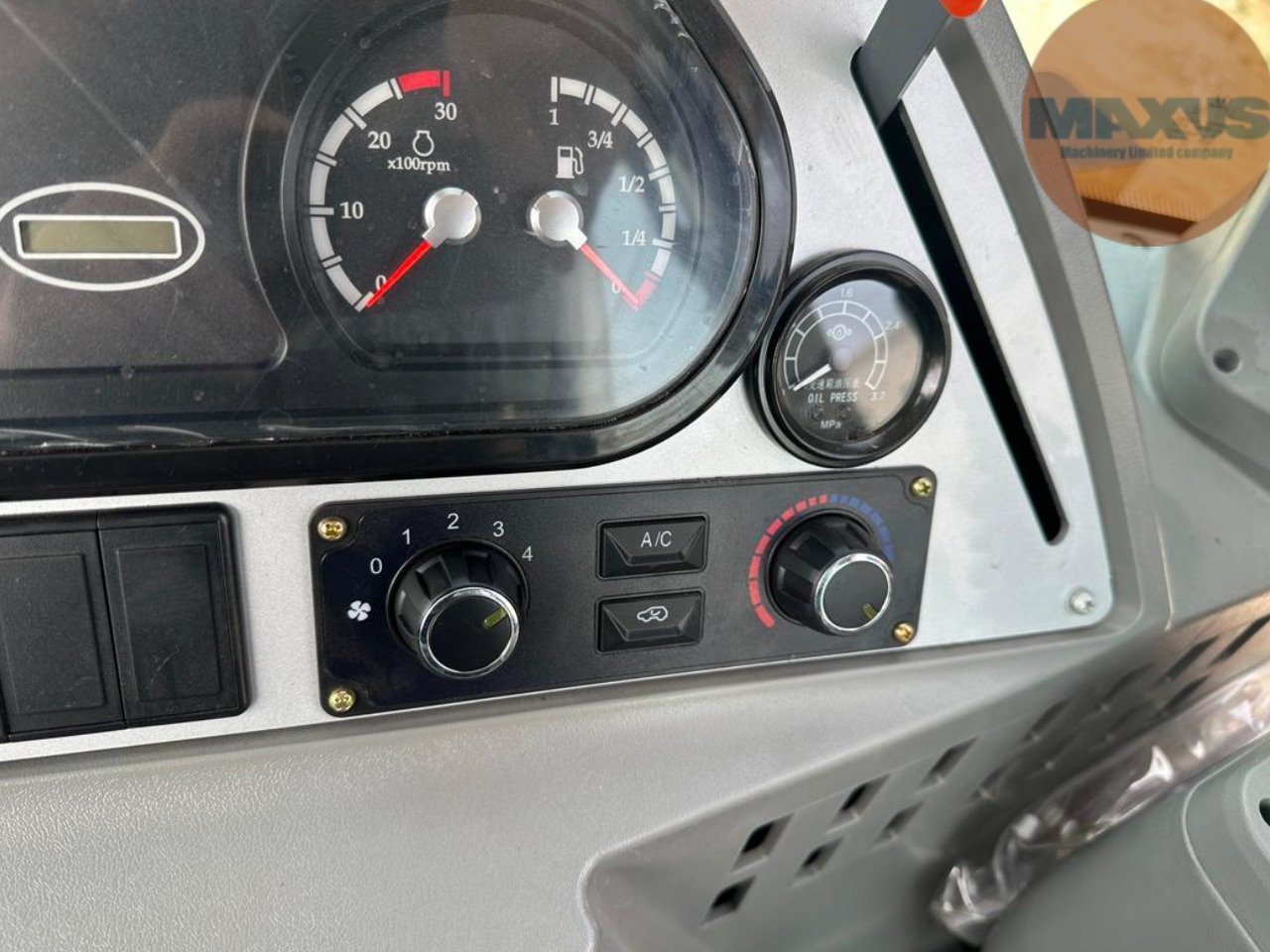 Retroexcavadora Maxus Екскаватор-навантажувач 4cx MAXUS: foto 6