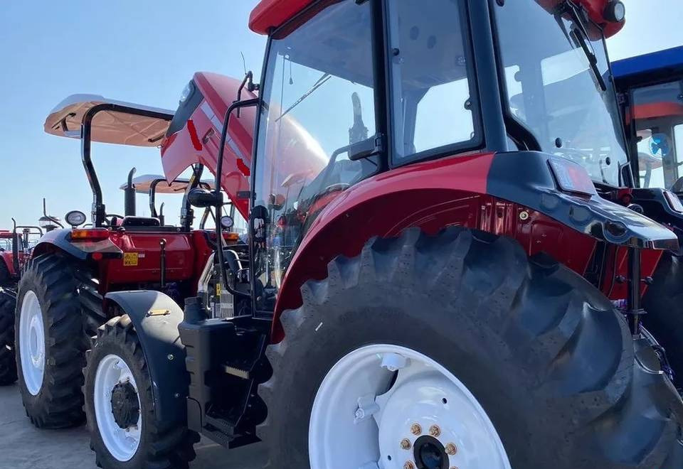 NEW MAXUS 75 HP 4x4 Tractor Euro 5 Warranty up to 10 YEARS | НОВИЙ MAXUS 75 К.с. Трактор 4x4 Євро 5 Гарантія до 10 РОКІВ - Tractor: foto 1 NEW MAXUS 75 HP 4x4 Tractor Euro 5 Warranty up to 10 YEARS | НОВИЙ MAXUS 75 К.с. Трактор 4x4 Євро 5 Гарантія до 10 РОКІВ - Tractor: foto 1