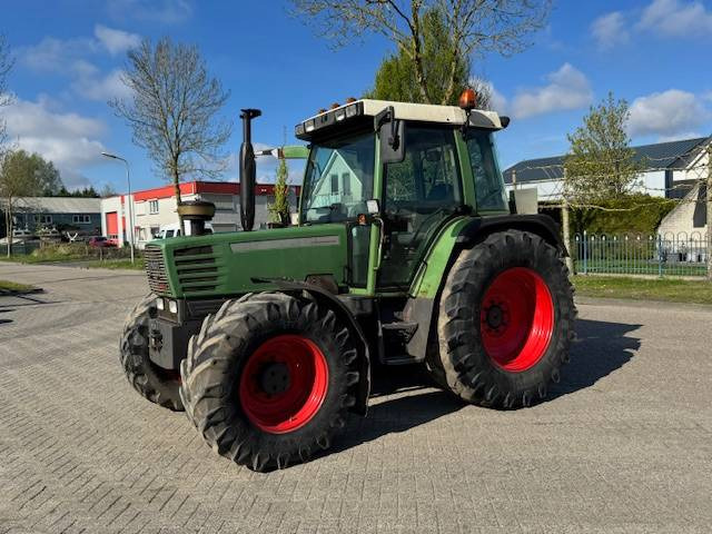 Tractor Fendt 308 Holland Farmer, Geveerde vooras, omkeer: foto 1