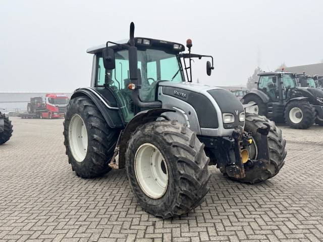 Valtra N141 hitech, Fronthef, Frontpto - Tractor: foto 2 Valtra N141 hitech, Fronthef, Frontpto - Tractor: foto 2