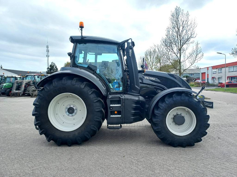 Valtra T174 Direct Smart Touch, 2021, 450 hours! - Tractor: foto 4 Valtra T174 Direct Smart Touch, 2021, 450 hours! - Tractor: foto 4