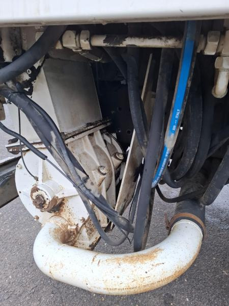 Camión cisterna para transporte de alimentos DAF 85 .410: foto 25