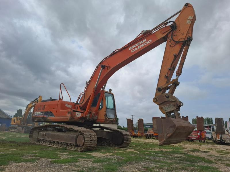 Doosan SOLAR 255LC-V - Excavadora de cadenas: foto 2 Doosan SOLAR 255LC-V - Excavadora de cadenas: foto 2