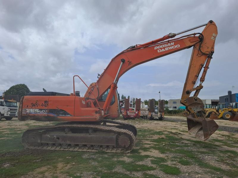 Doosan SOLAR 255LC-V - Excavadora de cadenas: foto 1 Doosan SOLAR 255LC-V - Excavadora de cadenas: foto 1