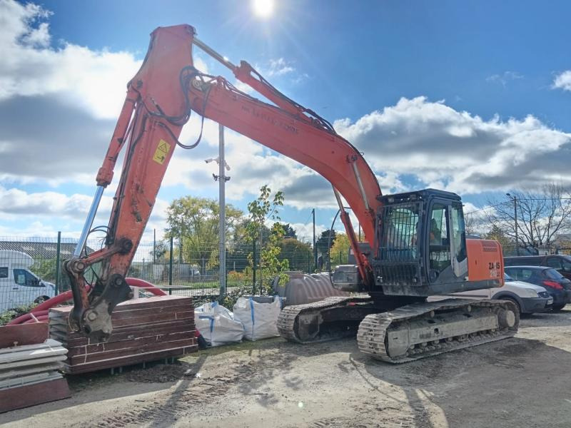 Hitachi ZX210LC-3 - Excavadora de cadenas: foto 2 Hitachi ZX210LC-3 - Excavadora de cadenas: foto 2
