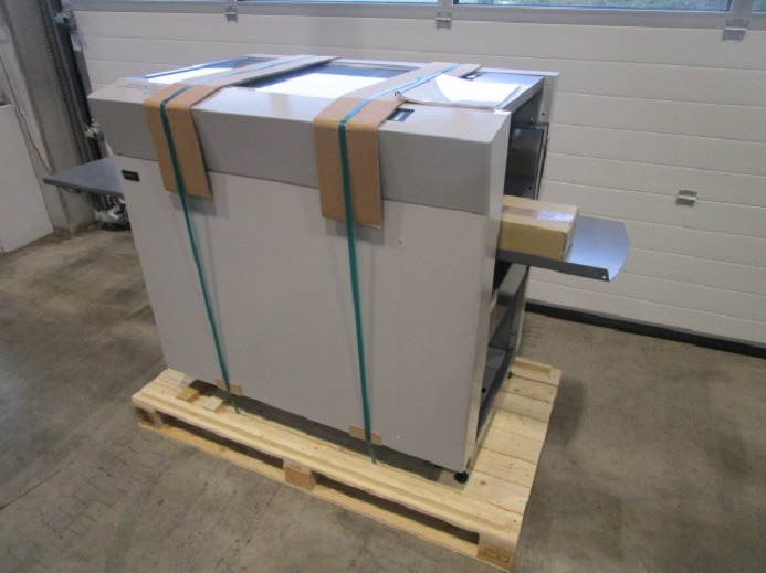 AUTOMATISCHES SCHNEIDSYSTEM UCHIDA AEROCUT ONE - Máquina de corte de papel: foto 2 AUTOMATISCHES SCHNEIDSYSTEM UCHIDA AEROCUT ONE - Máquina de corte de papel: foto 2