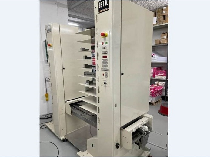 ZUSAMMENTRAGMASCHINE BOURG: 2xTÜRME BST10 & BDF - Máquina de impresión: foto 1 ZUSAMMENTRAGMASCHINE BOURG: 2xTÜRME BST10 & BDF - Máquina de impresión: foto 1