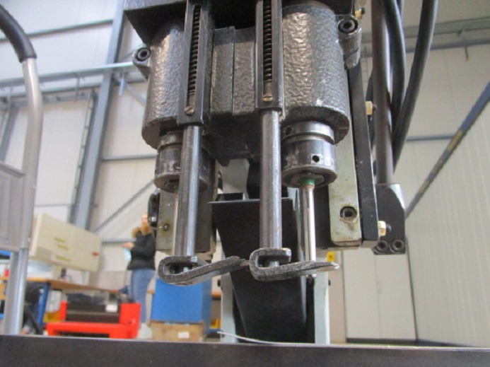 ZWEISPINDELBOHRMASCHINE STAGO ASS 2005 - Máquina de impresión: foto 4 ZWEISPINDELBOHRMASCHINE STAGO ASS 2005 - Máquina de impresión: foto 4